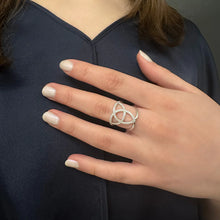 Load image into Gallery viewer, Celtic Trinity Ring